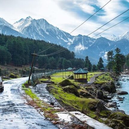 Srinagar Pahalgam Gulmarg Tour Package 7 Days