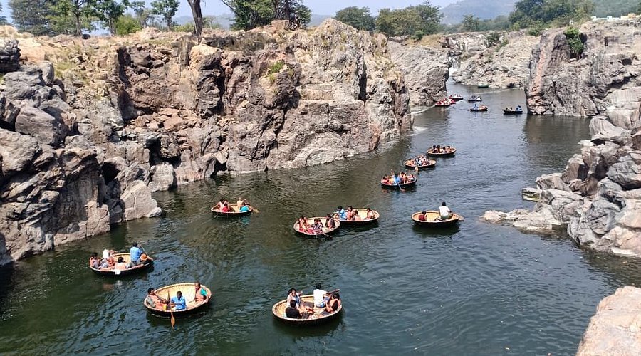 Hogenakkal Tour Package from Dharmapuri Hogenakkal Tour Package from Dharmapuri