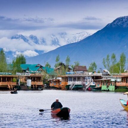 Kashmir Tour Package from Kolkata