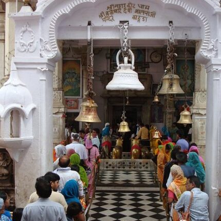 kangra fort kareri lake jawalamukhi tour package 5 days