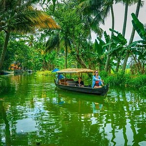 Ooty Tour Package 5 Days from Varanasi