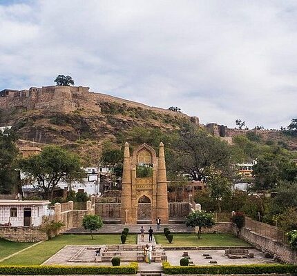 Chanderi Tour Package 2 Days