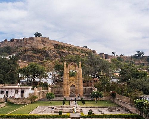 Chanderi Tour Package 2 Days Chanderi Tour Package 2 Days