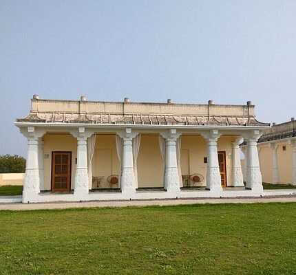 Maheshwar Tour Package 2 Days