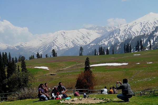 Gulmarg Sonmarg Doodhpathri Tour Package 5 Days Gulmarg Sonmarg Doodhpathri Tour Package 5 Days