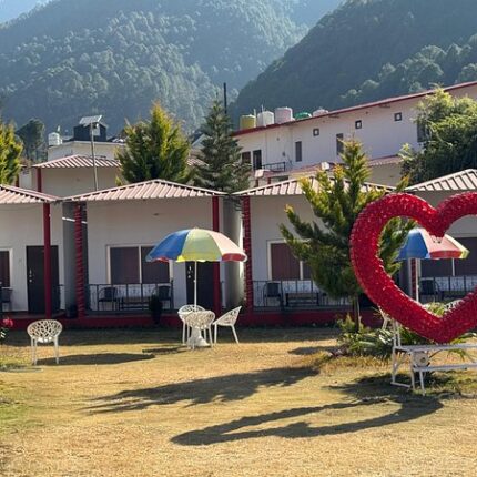 Yamunotri Barkot Uttarkashi Gangotri Harsil Dayara Bugyal tour package 7 days