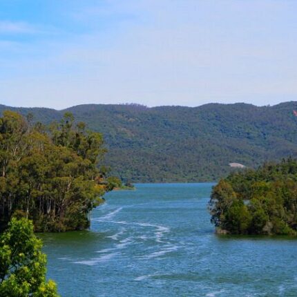 Emerald Lake Tour Package 2 Days