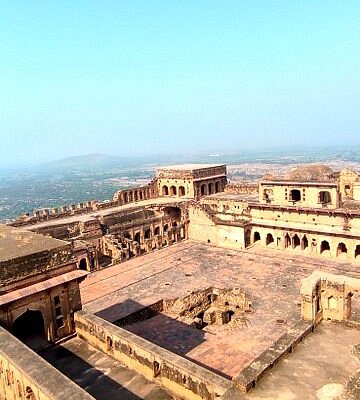 Garha Fort Tour Package 2 Days