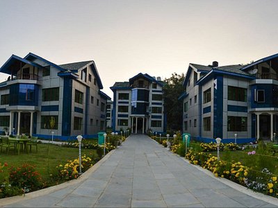 Gulmarg Pahalgam Yusmarg Tour Package 5 Days