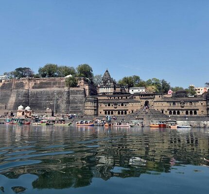 Omkareshwar Maheshwar Mandu Tour Package 3 Days
