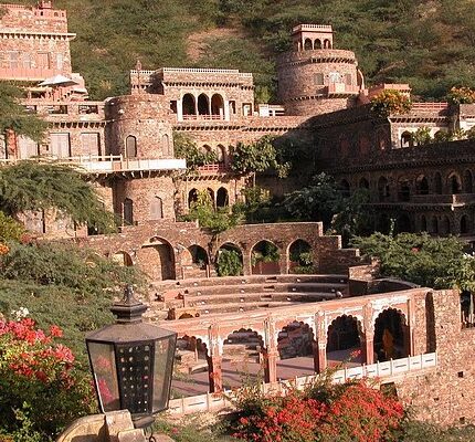 Neemrana Tour Package 2 Days