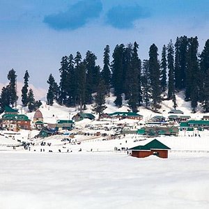 Gulmarg Pahalgam Sonmarg Doodhpathri Tour Package 6 Days