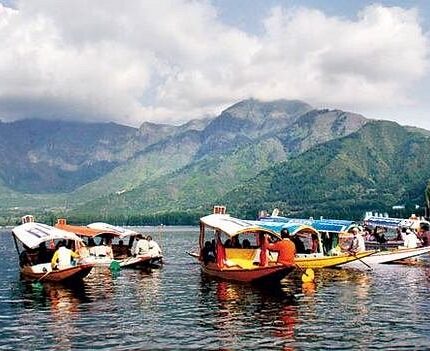 Jammu Patnitop Sanasar Srinagar Gulmarg Tour Package 6 Days